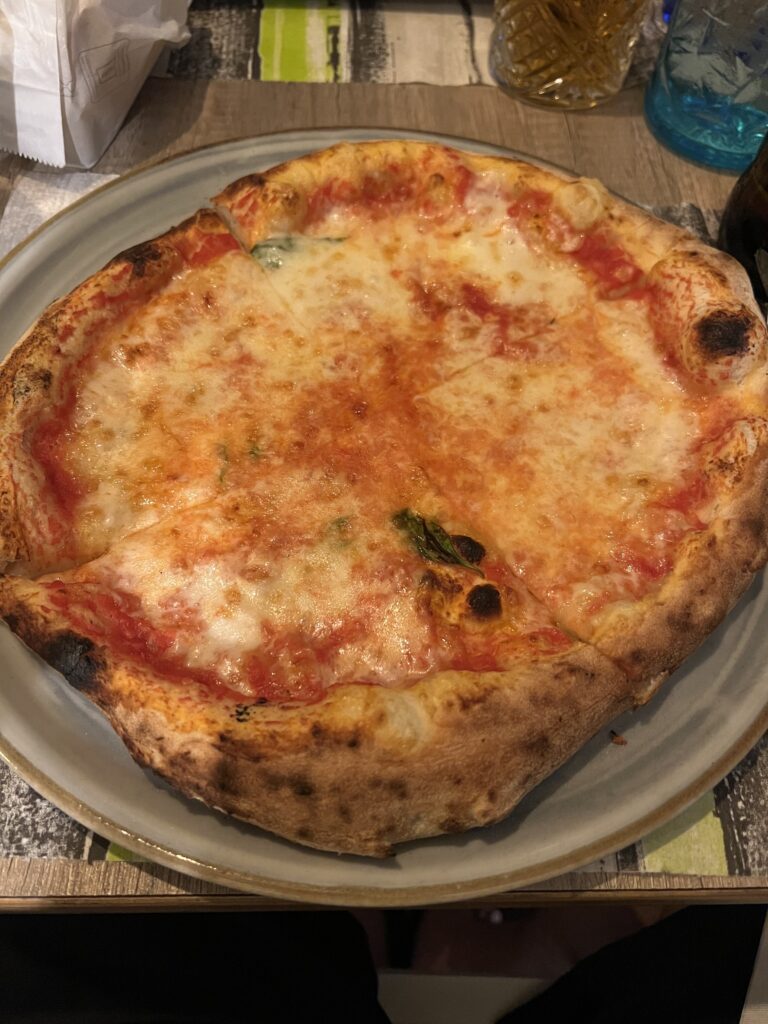 Margherita Pizza at Che Bontà