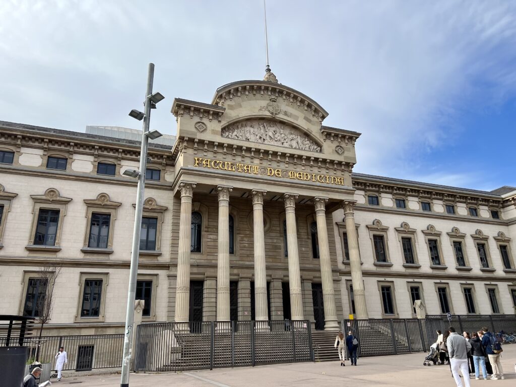 Hospital Clínic de Barcelona, Founded in 1906