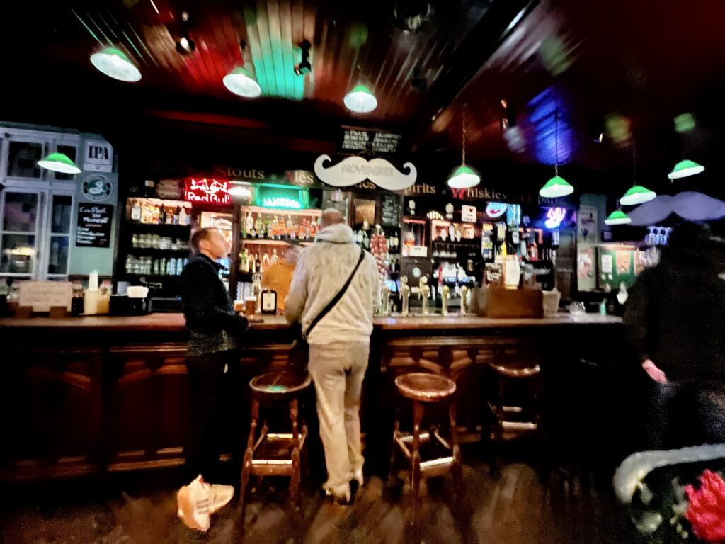 Inside Pub O'Paris