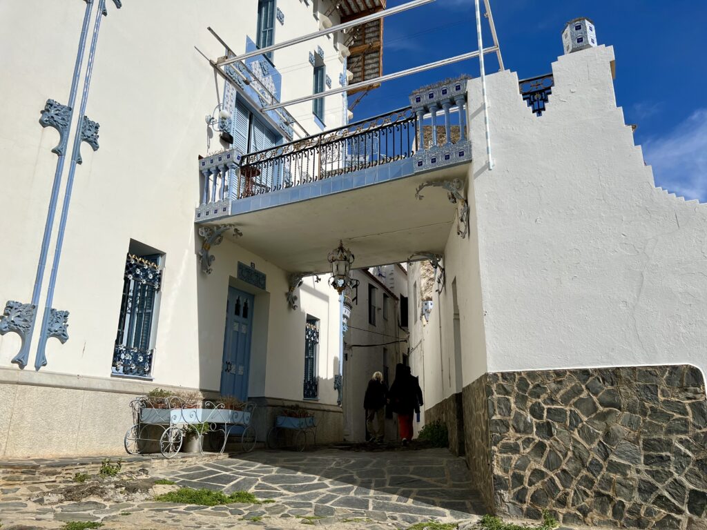 Unique Bridge at Casa Serinyana