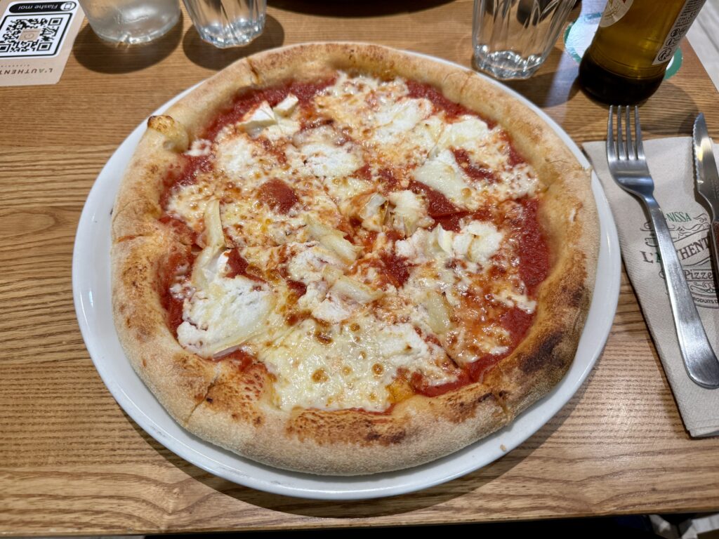 The Chèvre Pizza at L'Authentique Pizzeria