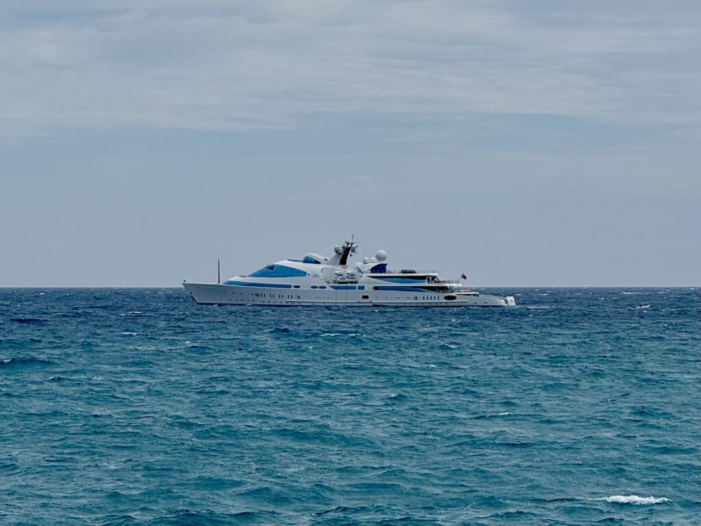 Motor Yacht Yas off the Coast of Antibes