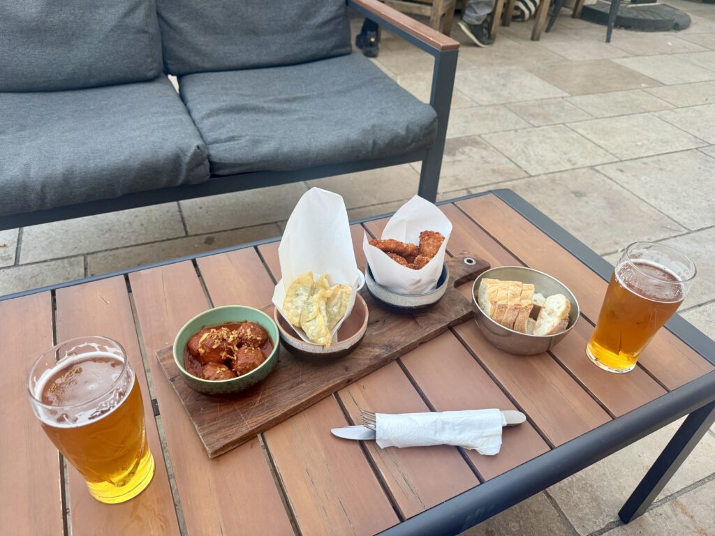 Church Beer, Place de l'Equerre