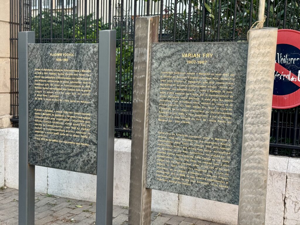 Plaques for Vladimír Vochoč and Varian Fry