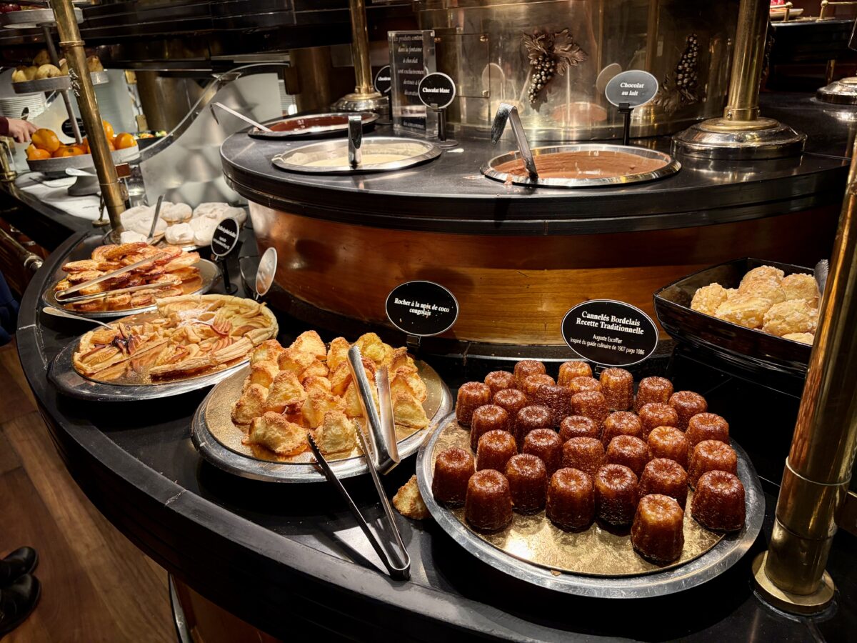 Desserts at Les Grands Buffets