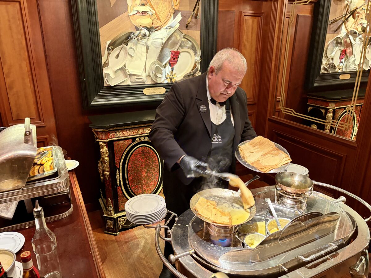 Crêpes Suzette Station at Les Grands Buffets