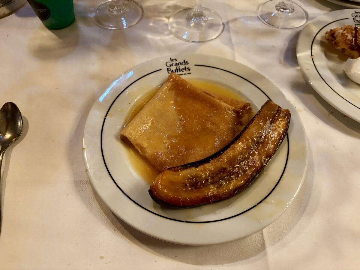 Crêpes Suzette and Flambéed Banana at Les Grands Buffets