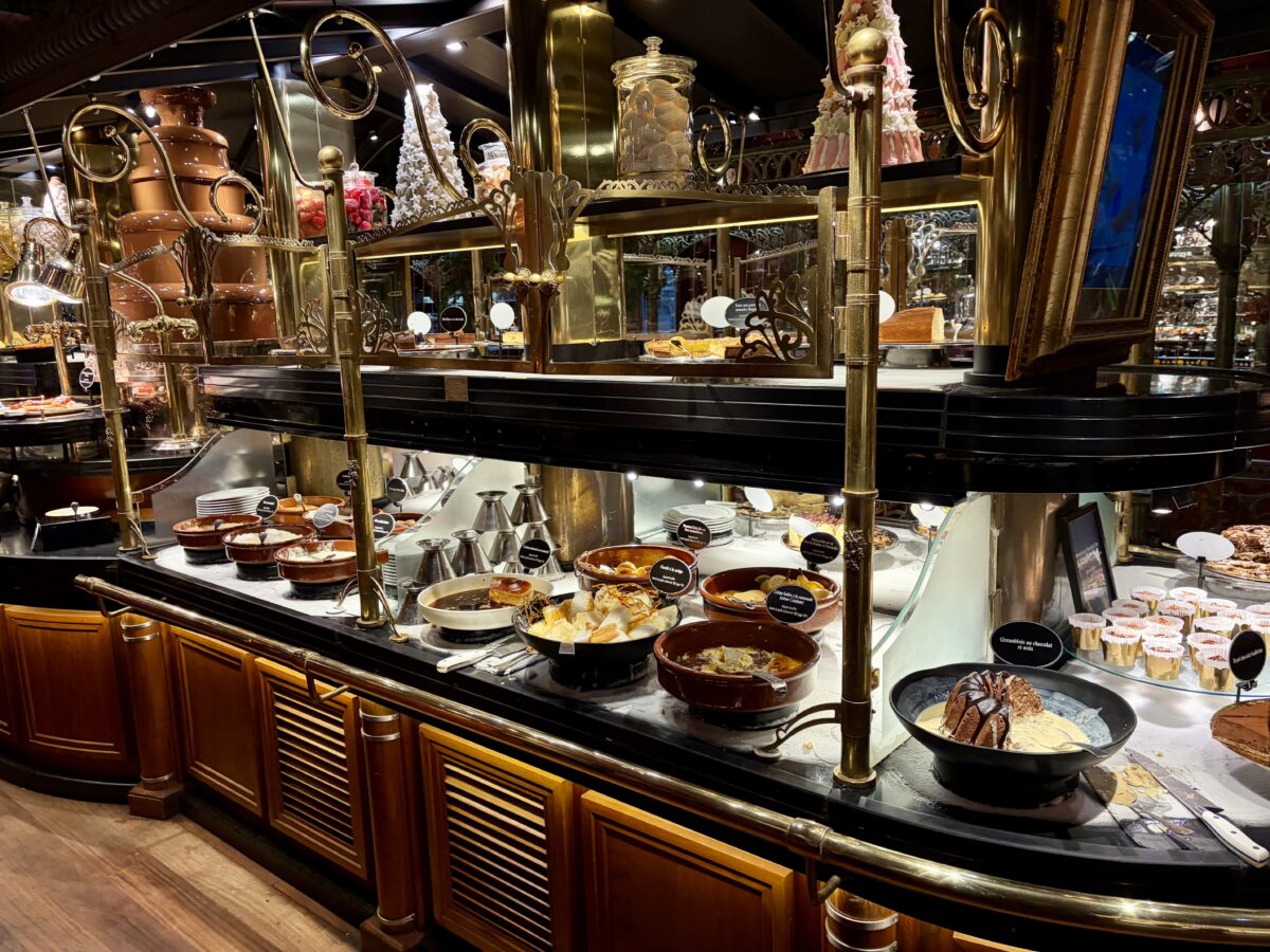 Desserts at Les Grands Buffets