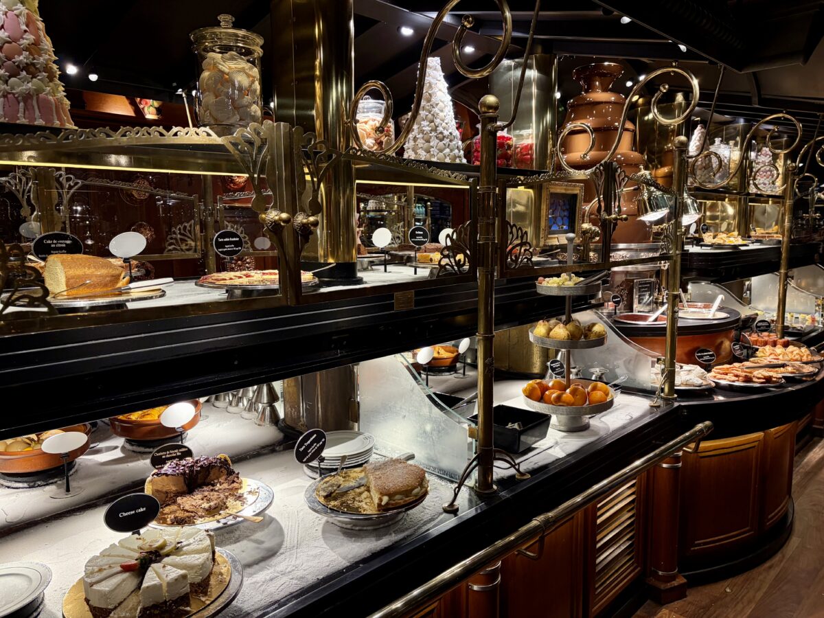 Desserts at Les Grands Buffets