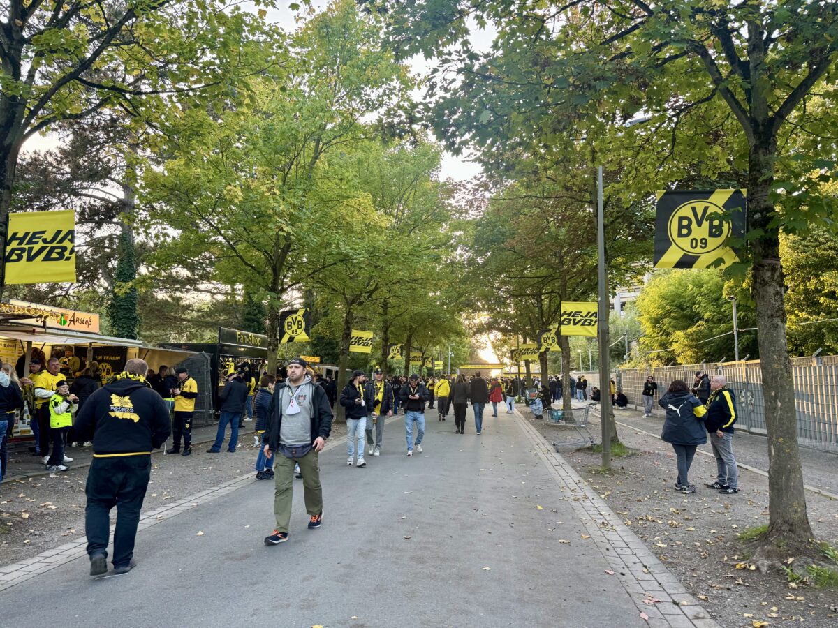 Dortmund Pre-game Scene