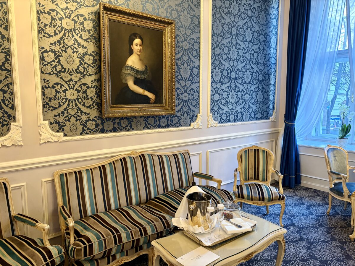 Sisi Suite Living Room
