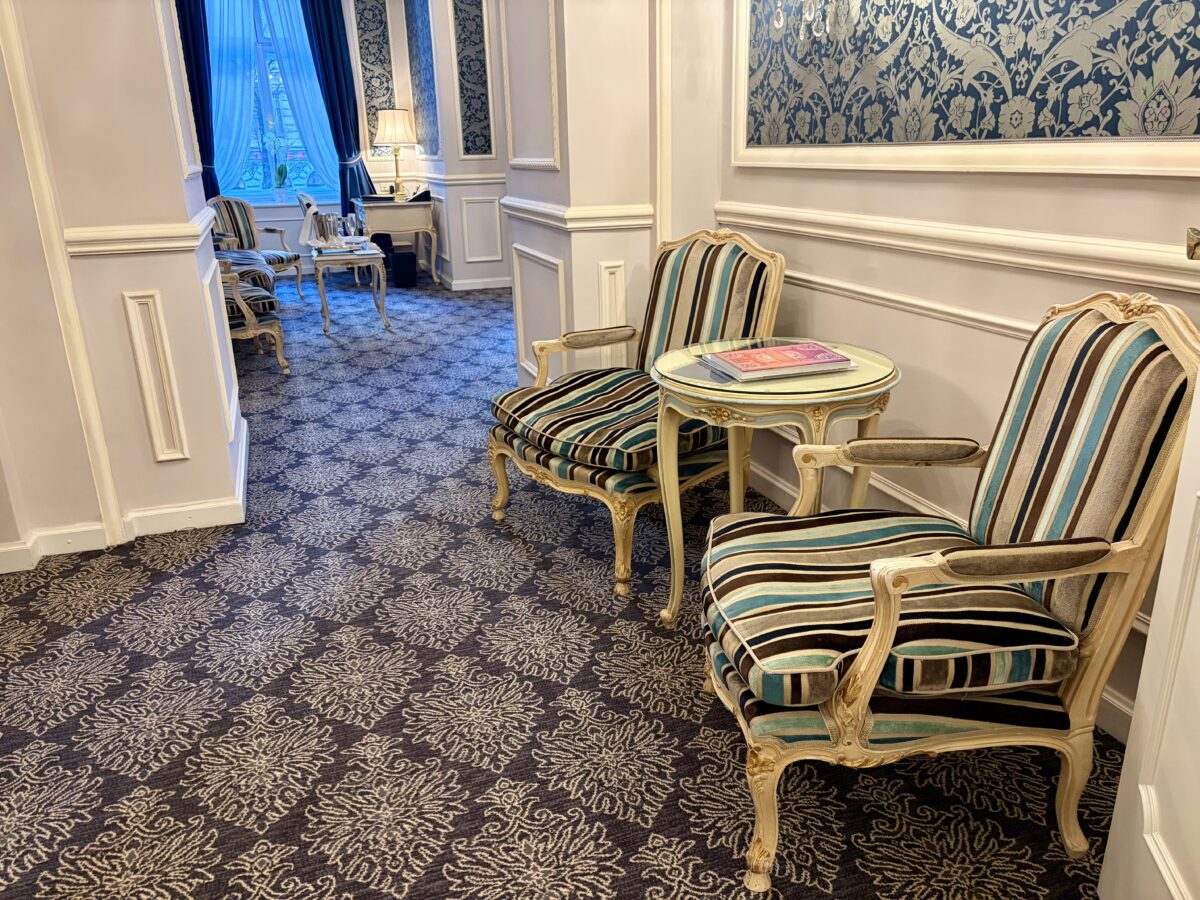 Sisi Suite Sitting Room - View from the Door